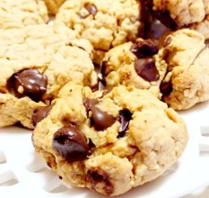 Crunchy Peanut Butter and Chocolate Chip Cookies