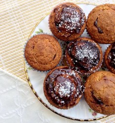 Nutella Filled Vanilla Bean Cupcakes 