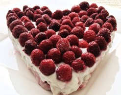 Raw White Chocolate and Berry Cake